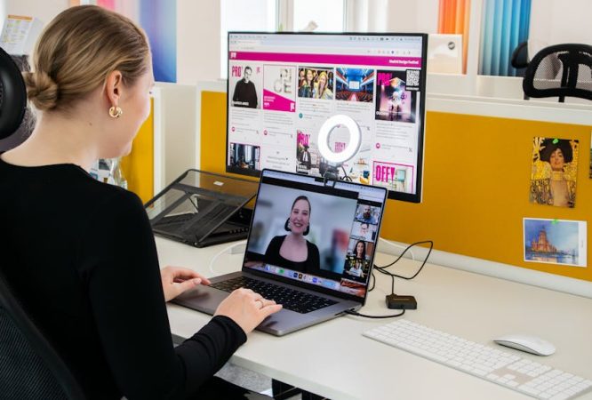 Speaker engaging with an online audience in a virtual event streaming setup